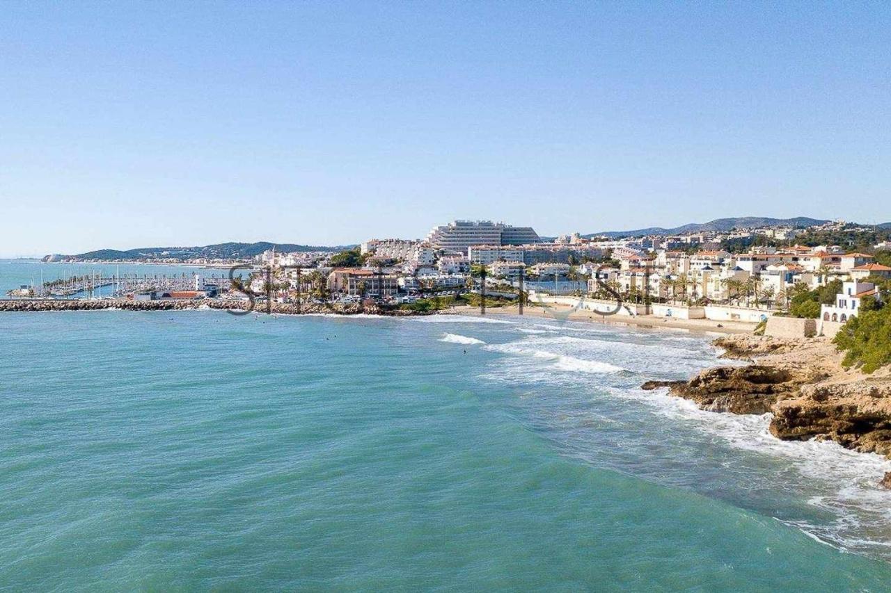 Alojate En Una Torre Sobre El Mar Apartman Sitges Kültér fotó