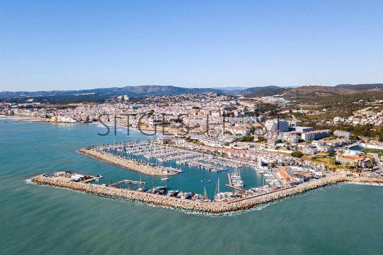 Alojate En Una Torre Sobre El Mar Apartman Sitges Kültér fotó